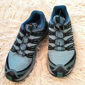 Salomon Trail Running sneakers